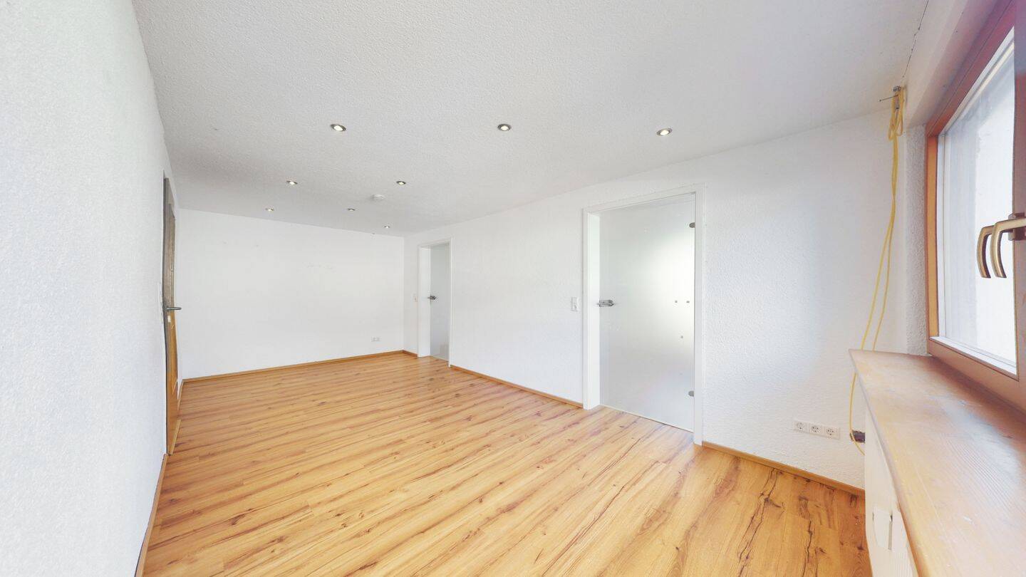 Attraktive Erdgeschosswohnung in Zweifamilienhaus mit Gartenanteil – Offenburg – Vorschaubild 4