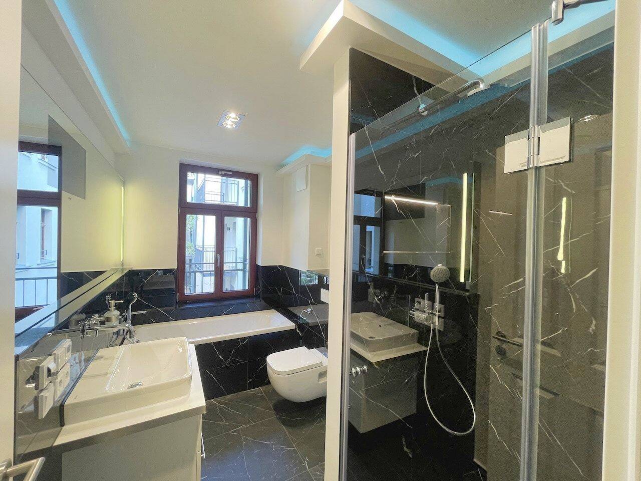 Genial! + Balkon + Lift + dunkles Parkett + Fußbodenheizung + Wanne & Dusche + Übernahme EBK mgl. – Leipzig – Vorschaubild 2