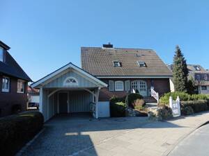 6-Zimmer-Zweifamilienhaus mit Vollkeller in bevorzugter Wohnlage