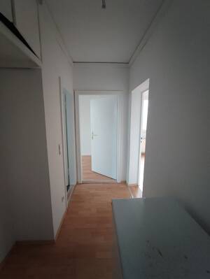 Drei Zimmer mit Balkon zum kleinen Mietpreis – 6217 Merseburg – Vorschaubild 5