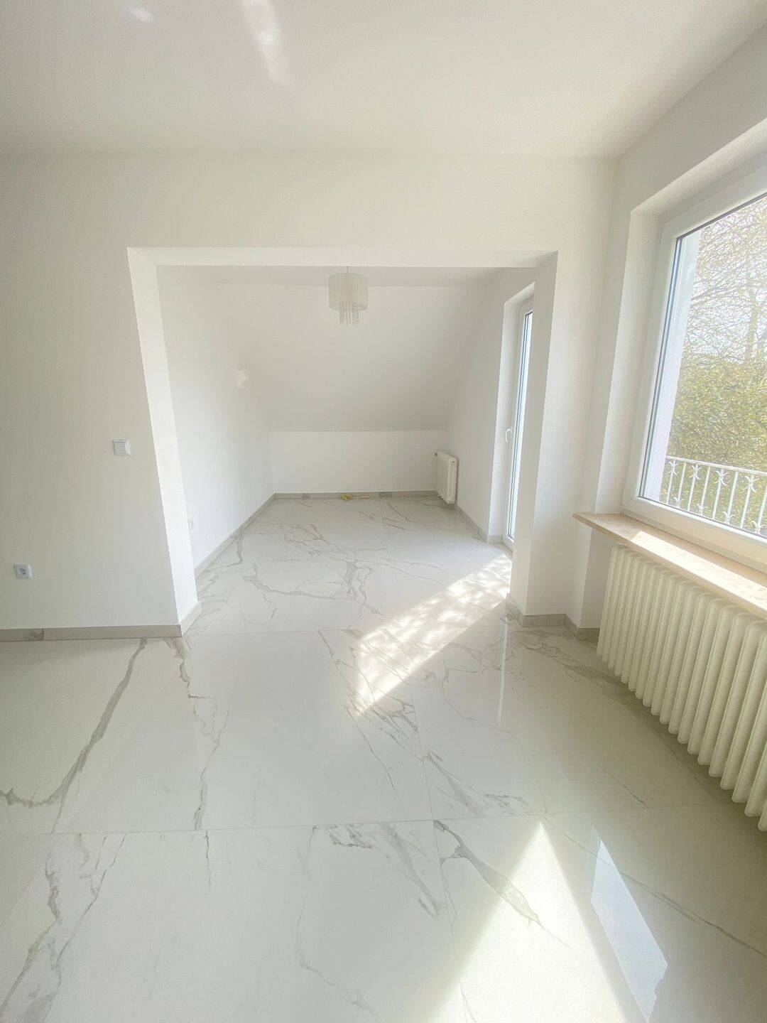 Attraktives Einfamilienhaus mit Einliegerwohnung, Vollkeller & Stellplätzen in ruhiger Wohnlage – Hamburg – Vorschaubild 6