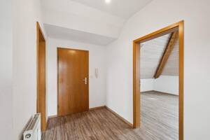 Renovierte 2-Zimmer-Wohnung mit Balkon und Garage in ruhiger Lage nahe Hauptbahnhof – 85051 Ingolstadt – Vorschaubild 8