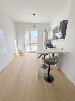 Möblierte Wohnung mit großer Terrasse und Küche in saniertem Haus in zentraler Lage im Viertel – 28203 Bremen – Vorschaubild 5