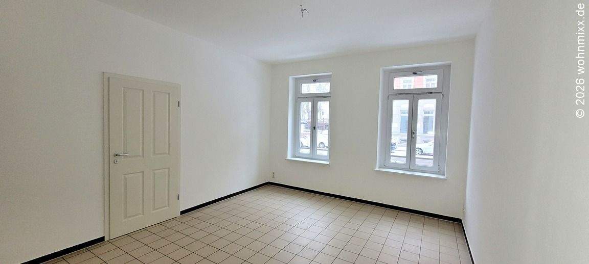 Wohlfühlen im Erdgeschoss: Fußbodenheizung, Balkon & Tageslichtbad mit Wanne und Dusche – Chemnitz – Vorschaubild 3