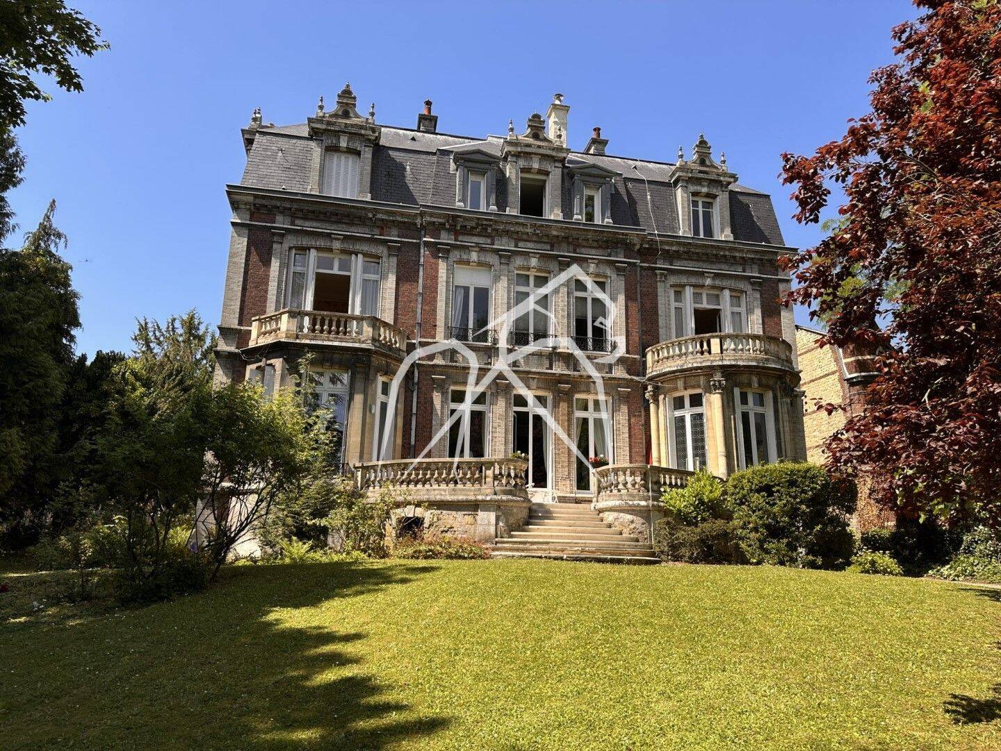 Appartement 7 pièces 243 m² · à Rouen · 242,8 m² · 550 000 €