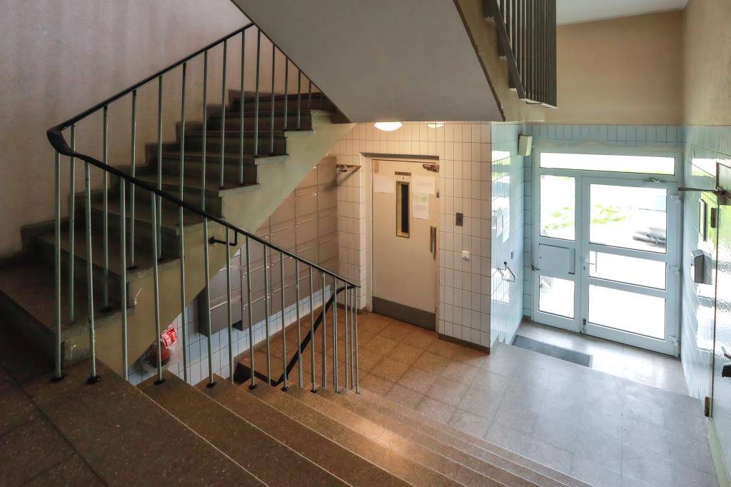 Gut geschnittene Dreizimmer Eigentumswohnung mit Balkon zum provisionsfreien Erwerb – Köln – Vorschaubild 3
