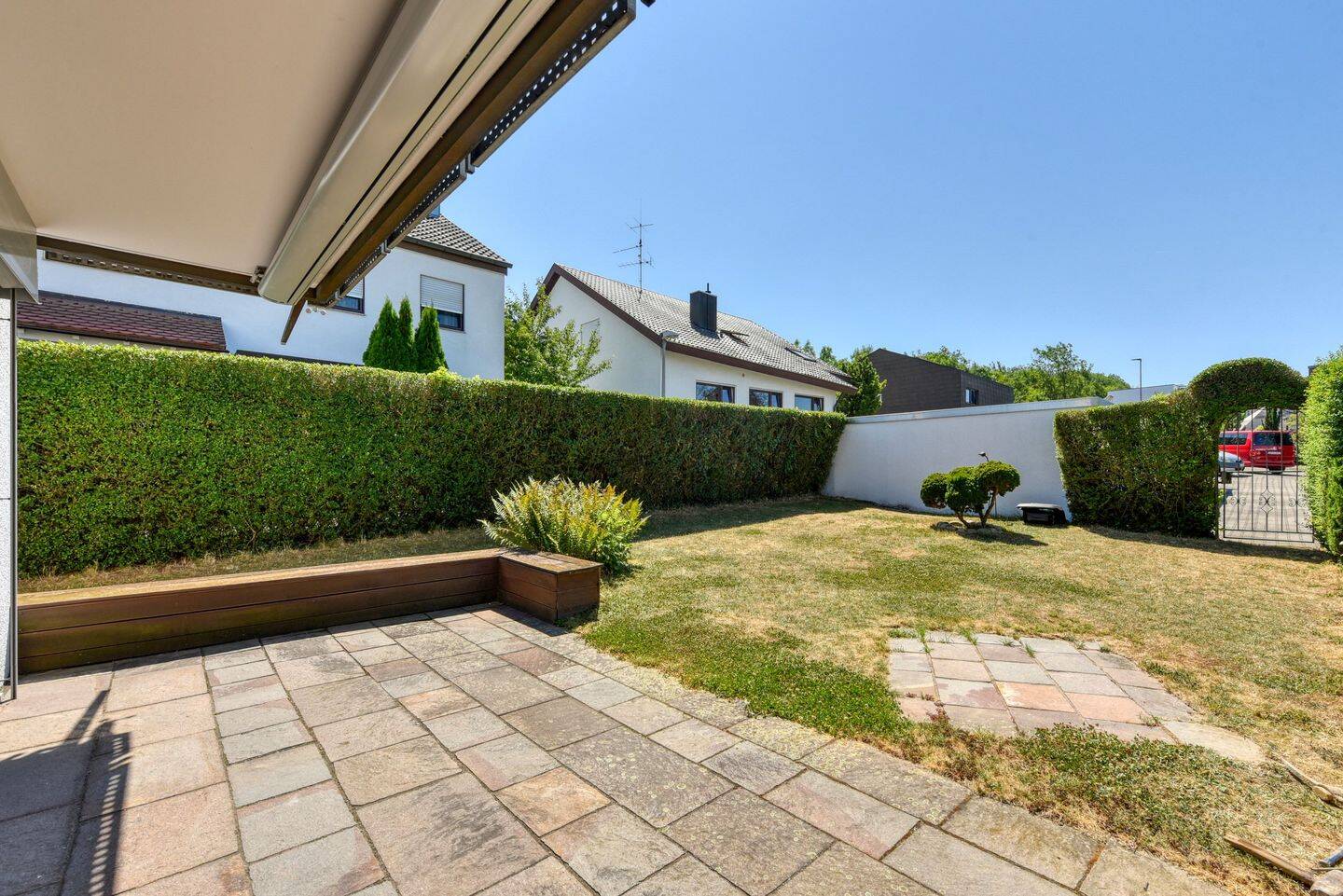 +++ 1-Familien-Reihen-Eckhaus - frisch renoviert & teilmodernisiert - inklusive Einbauküche & Garage +++ – Möglingen – Vorschaubild 2