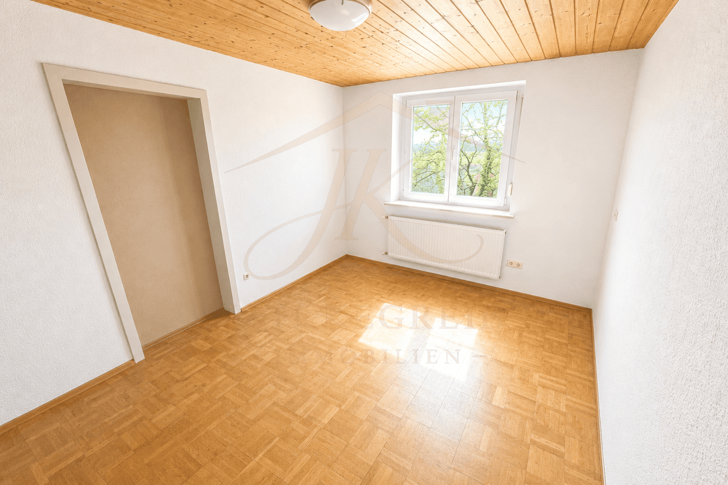 Charmantes Einfamilienhaus mit viel Potenzial für Ihre Wohnträume – Münsingen – Vorschaubild 6