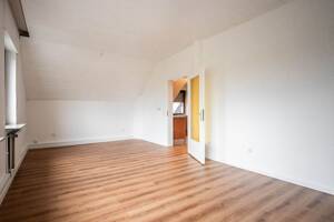 Schick renovierte Mietwohnung mit Garage und Einbauküche in Bielefelds östlicher Innenstadt – 33607 Bielefeld – Vorschaubild 3