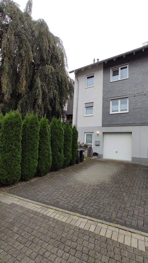 "PROVISIONSFREI" Reihenendhaus 157m², 470m² Südgarten, Photovoltaik & Garage – Remscheid – Bild 1 von 9