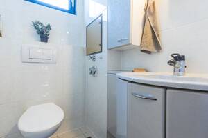 Vermietete 3-Zimmer-Wohnung mit 2 Balkonen, Stellplatz und Tageslichtbad – 55246 Wiesbaden – Vorschaubild 8