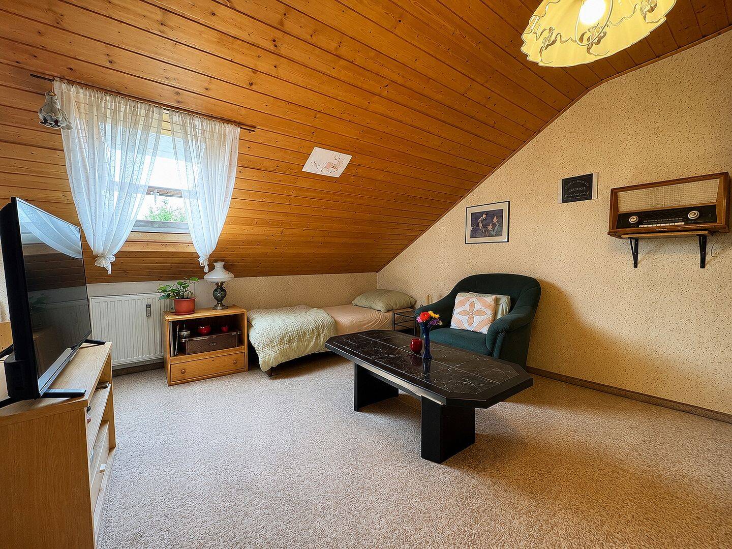 Geräumiges Zweifamilienhaus mit Garten in schöner Lage von Altenkunstadt – Altenkunstadt – Vorschaubild 6
