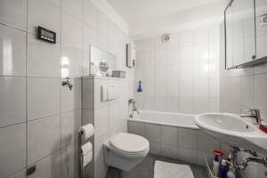TOP Lage in Düsseldorf-Bilk! Exklusive 3 Zimmer Wohnung (inkl. Garagenstellplatz) – 40223 Düsseldorf – Vorschaubild 7