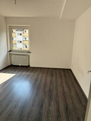 Sommer Special "Gutschein in Höhe von 1.000,00 €", 3 Zimmer Wohnung zu vermieten – 47137 Duisburg – Vorschaubild 4
