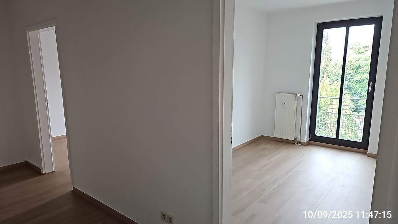 Neue Einbauküche in frisch renovierter und heller 3-Raum-Wohnung – Magdeburg – Vorschaubild 6