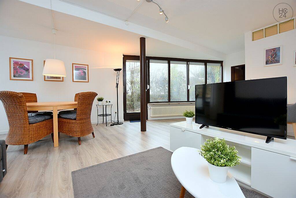 Modern möblierte Wohnung mit Terrasse und Balkon in Leonberg Warmbronn
