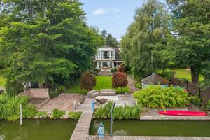 Exklusive Villa in traumhafter Wasserlage - Stilvolles Wohnen mit privatem Bootssteg und luxuriösem Spa-Bereich – 12527 Berlin – Vorschaubild 2