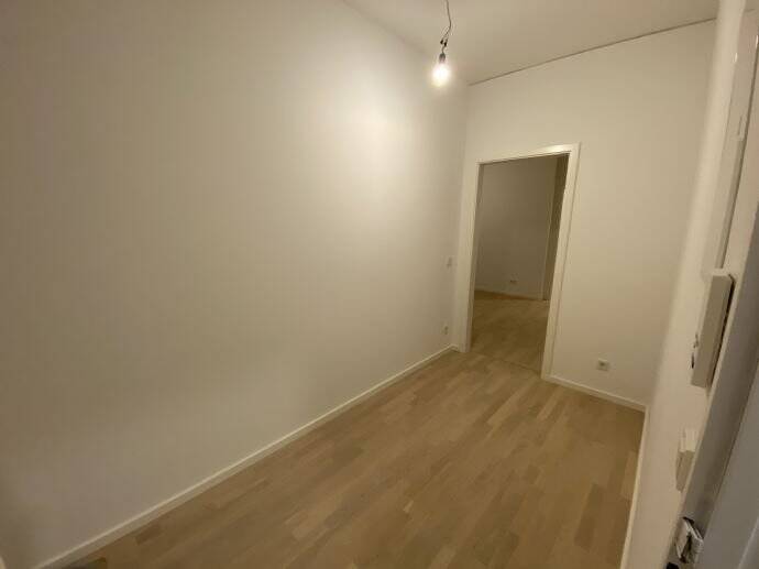 Exquisit sanierte 2-Zimmerwohnung mit Balkon & Tageslichtbad zu vermieten! – Magdeburg – Vorschaubild 4
