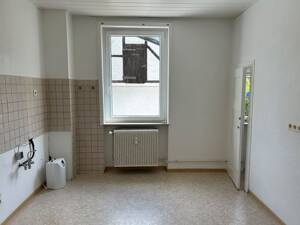 Begehrte Lage in Mainz-Bretzenheim: Attraktives MFH mit 4 Einheiten, Garten und 3 KFZ-Stellplätzen – 55128 Mainz – Vorschaubild 8