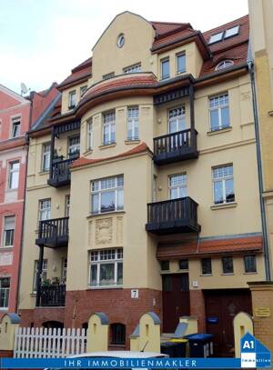 Halle/Südliche Innenstadt: Gemütliche, vermietete Dachgeschosswohnung in einem gepflegten Mehrfamilienhaus