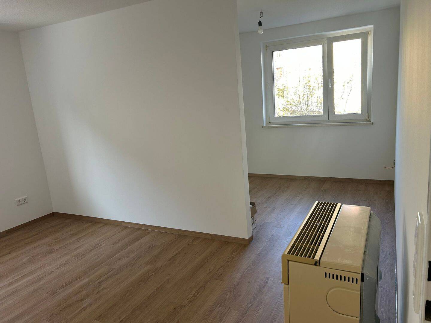 Renovierte 2-Zimmer Wohnung mit neuer EBK und Tageslichtbad in Nürnberg – Nürnberg – Vorschaubild 5