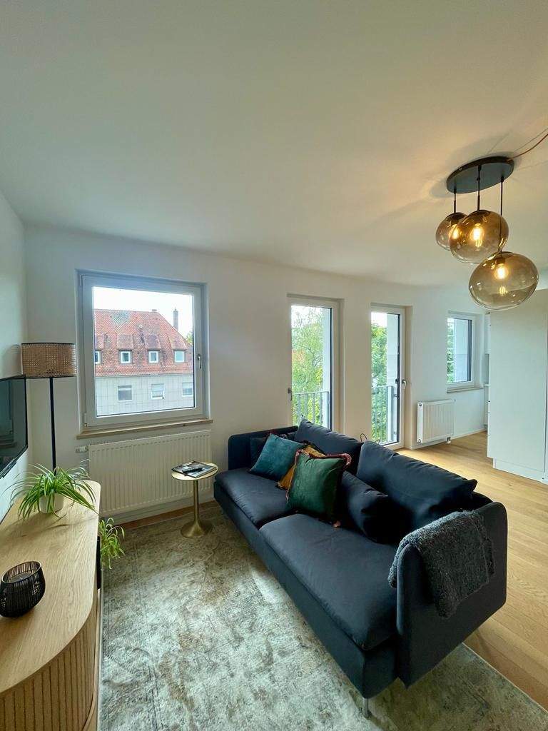 Johannis ! Moderne, helle, möblierte 1-ZW mit 32 m², Balkon, EBK, 1.OG mit Aufzug – Nürnberg – Vorschaubild 4
