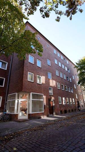 Altona ruhige 2 Zimmerwohnung mit Wohnküche, Balkon und Garten