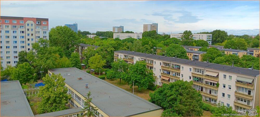 Bezugsfreie 2-Raum Wohnung, 8. Etage mit Weitblick, in der Sewanstraße zu verkaufen – Berlin – Bild 1 von 9