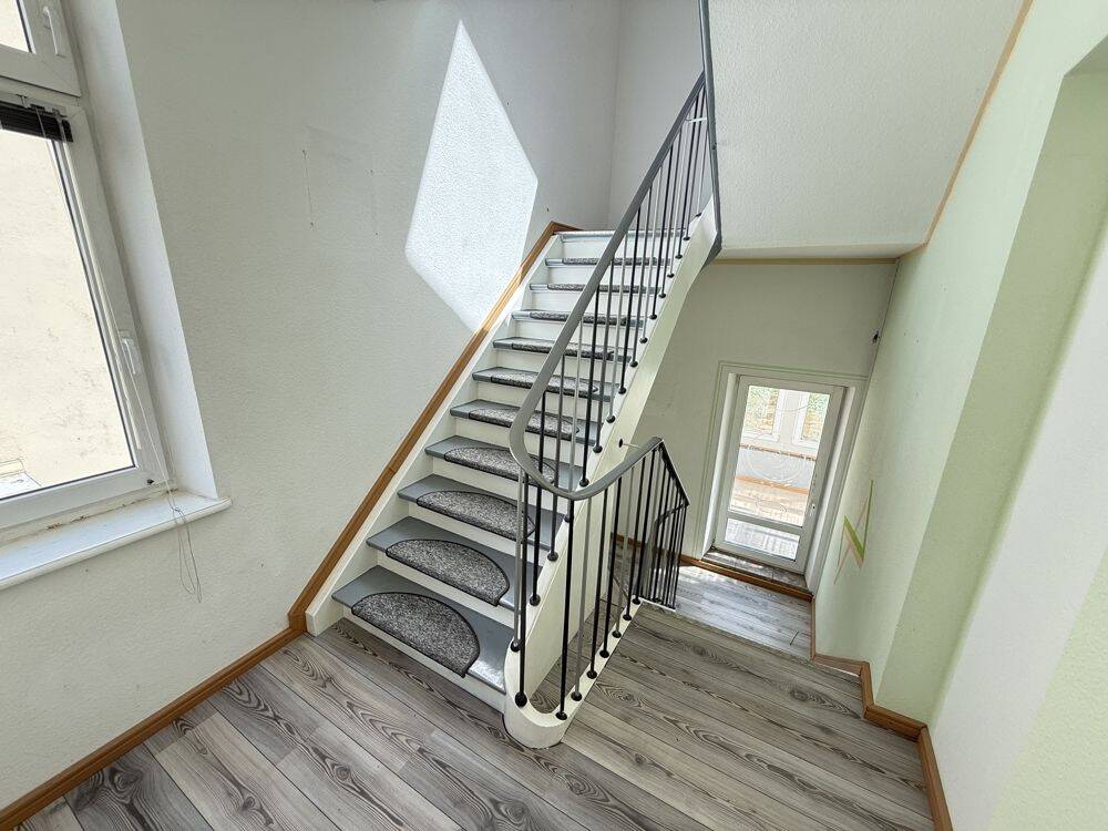 PROVISIONSFREI: MODERNISIERTES GENERATIONENHAUS mit GEWERBERAUM / LUXUSGARAGE, TERRASSE & NUTZGARTEN – Solingen – Vorschaubild 9