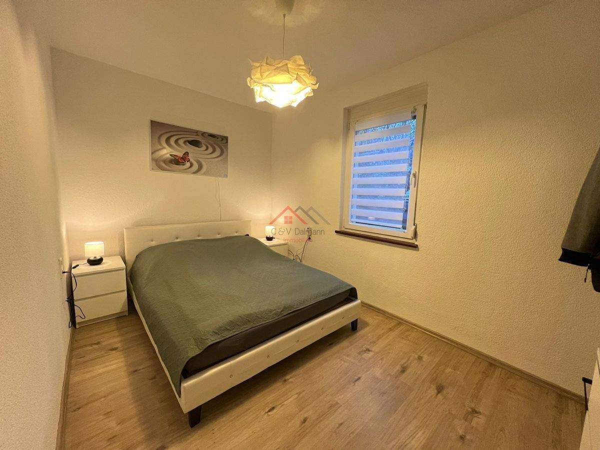 Doppelhaushälfte in ruhiger und bevorzugter Wohnlage von Trossingen. Legen Sie Ihr Kapital an! – Trossingen – Vorschaubild 7