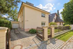 Großzügiges Einfamilienhaus in ruhiger Lichterfelder Lage mit Garten, Kamin, Garage und Vollkeller – 12209 Berlin – Vorschaubild 3