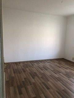 Bezahlbare 3-Zimmer in Fermersleben mit Badewanne und Balkon und Blick auf den grünen Hof! – Magdeburg – Vorschaubild 5