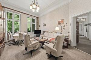 Denkmalschutz: 4-Zimmer-Altbauwohnung mit Loggia und Aufzug in ruhiger Gartenhauslage in Berlin – 10707 Berlin – Vorschaubild 3