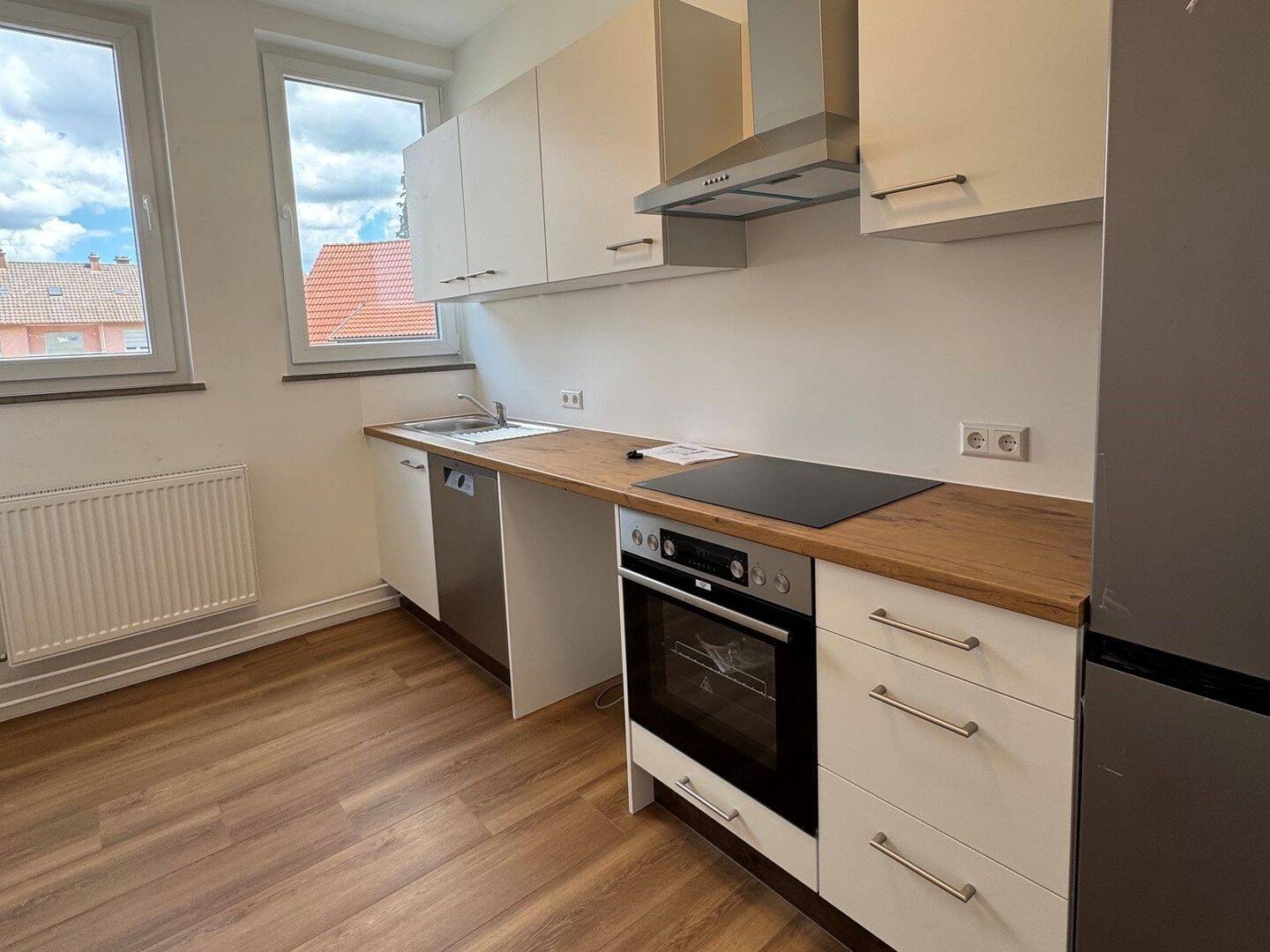 *Erstberzug nach Sanierung* Helle 3-Zimmer-Wohnung mit neuer Einbauküche