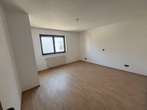 Schöne 2 Zimmer Wohnung direkt am Rhein