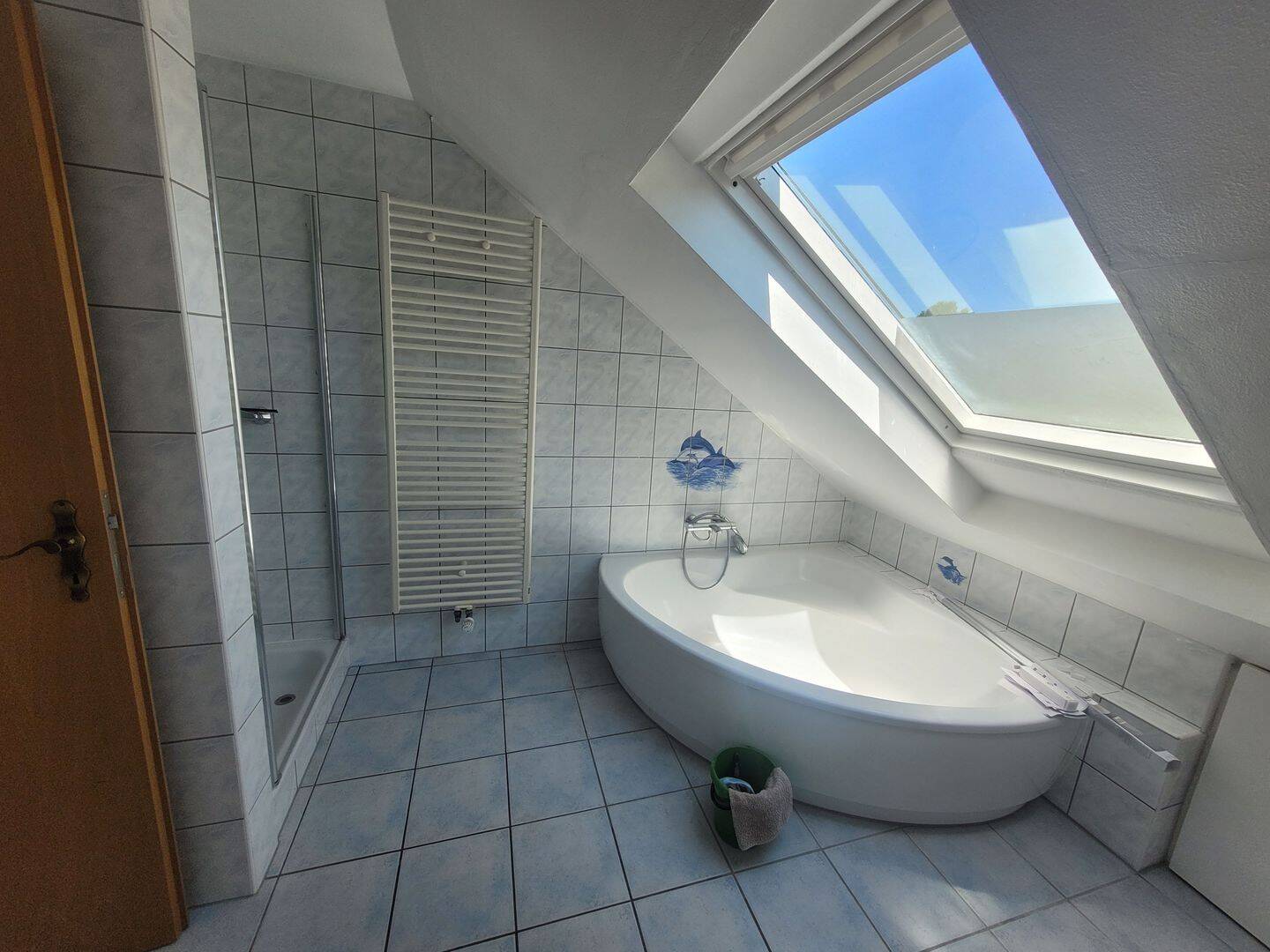 Möblierte Dachgeschosswohnung mit Balkon – 80 m² zu vermieten – Trier – Vorschaubild 9