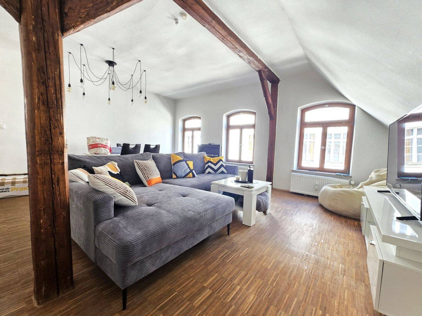 Vollmöbliert und ausgestattet! Schicke Dachgeschoss-Altsadtwohnung 85049 Ingolstadt