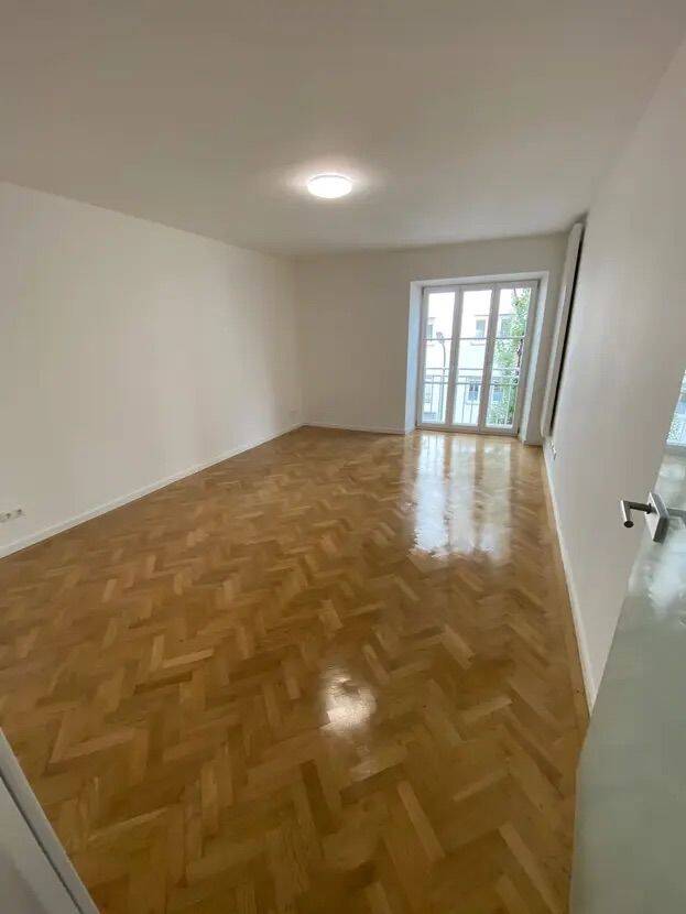 2 Zimmerwohnung * WG geeignet * nähe U3/U6 Münchner Freiheit – München – Vorschaubild 3