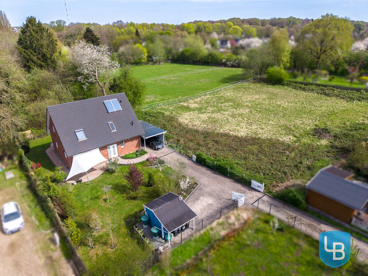Neuwertiges Niedrigenergiehaus in idyllisch landschaftlicher Lage – Kiel – Bild 1 von 9