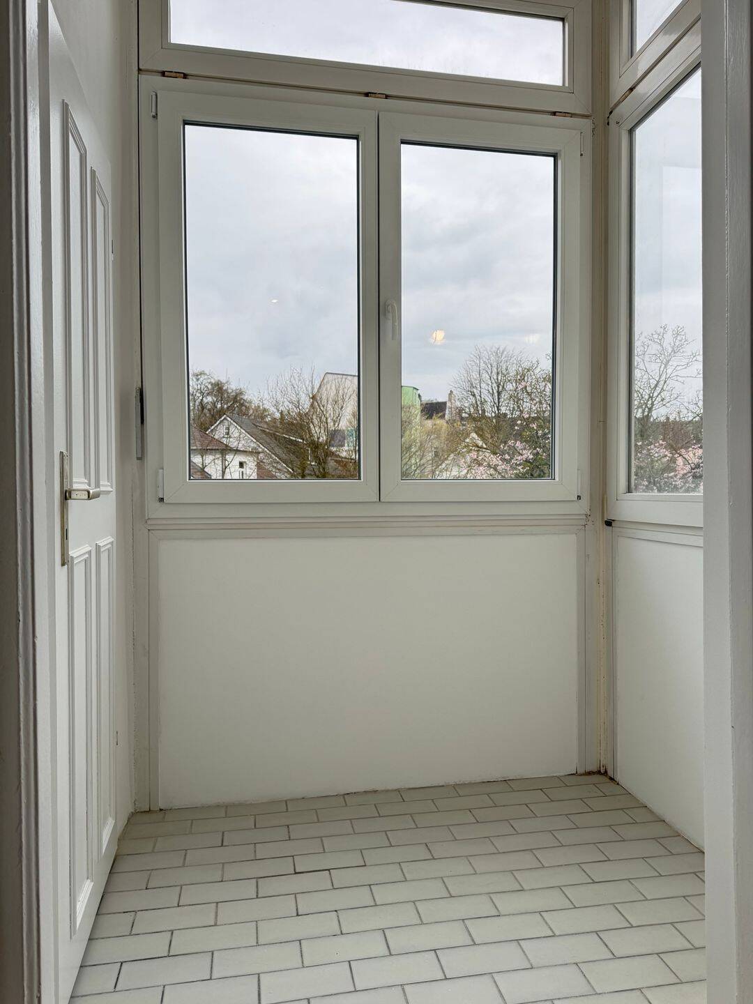 Sichere, hohe Rendite möglich - Denkmalschutz 100% Abschreibung + 40 Jahre AfA - neu modernisierte 2-Zi. ETW, stilechter Altbau, ruhige City-Lage – Kiel – Vorschaubild 5