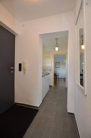Modern möblierte Einliegerwohnung mit separatem Eingang in Bad Cannstatt – 70374 Stuttgart – Vorschaubild 8