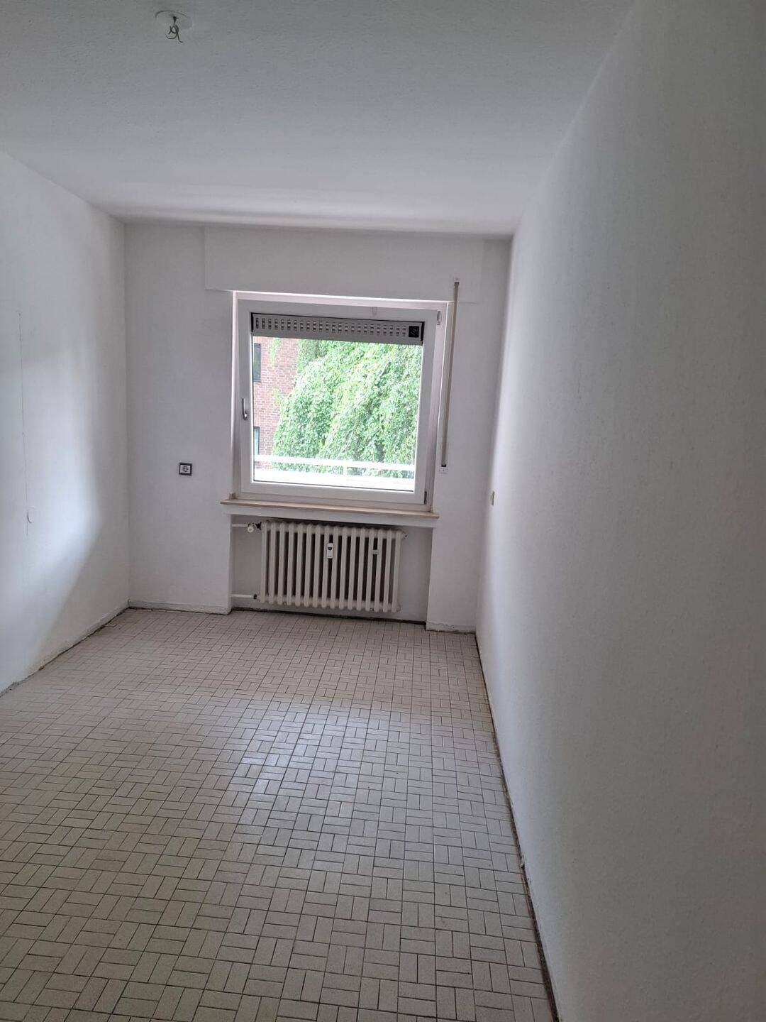 EXKLUSIVES WOHNEN IN MARIENBURG, RUHIG IM GRÜNEN: 3 - ZIMMER WOHNUNG - PREMIUM-TERRASSE & TG! – Köln – Vorschaubild 5