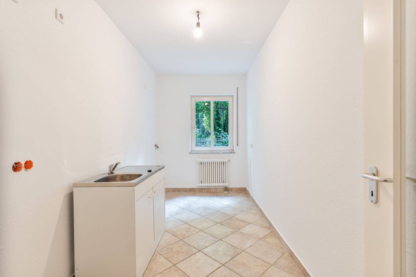 Vielseitige 4-Zimmer-Wohnung mit modernisiertem Wohngefühl in Charlottenburg – Berlin – Vorschaubild 5