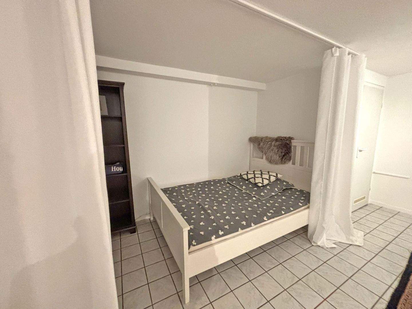 Erstbezug: Frisch renoviertes, voll möbliertes Souterrain-Apartment – Hamm – Vorschaubild 3