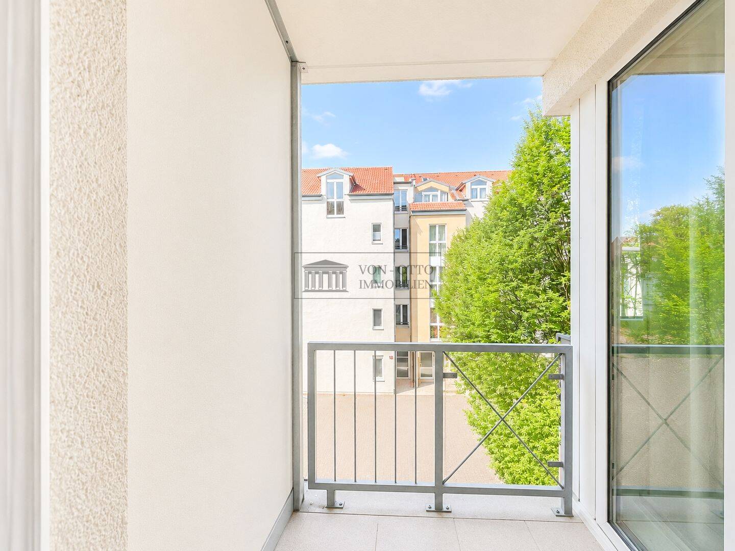 Vermietetes Apartment mit Tiefgarage & Balkon – Köln – Vorschaubild 3