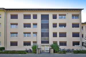 Modernisierte 2-Zimmer-Wohnung mit Balkon und Garage in der Karlsruher Oststadt