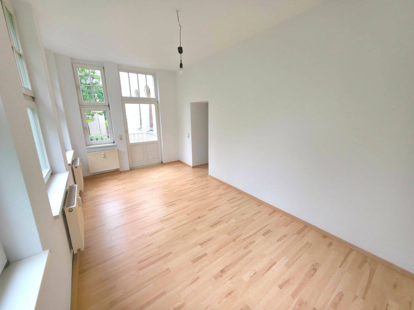 Helle 2-Zimmer-Wohnung in einer schönen Villa ## Balkon ## Garten
