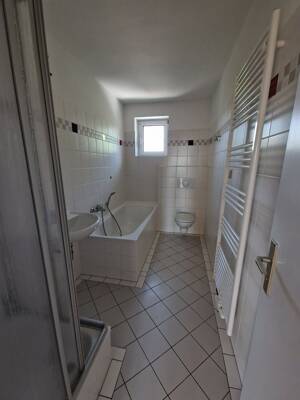 Für Sie renoviert - wohlfühlen mit sonnigem Balkon! – 6886 Wittenberg – Vorschaubild 4