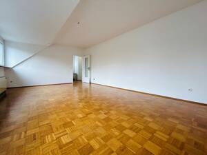 Heller 2,5-Raum-DG-Traum: Südwest-Hoflage, Parkett, neue Heizung & 67 m² Spitzboden-Ausbaureserve! – 45276 Essen – Vorschaubild 3
