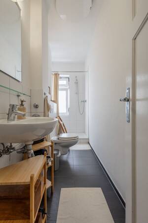 Gut geschnittene 2 Zimmerwohnung mit Balkon und Einbauküche in Hamm – 20537 Hamburg – Vorschaubild 8